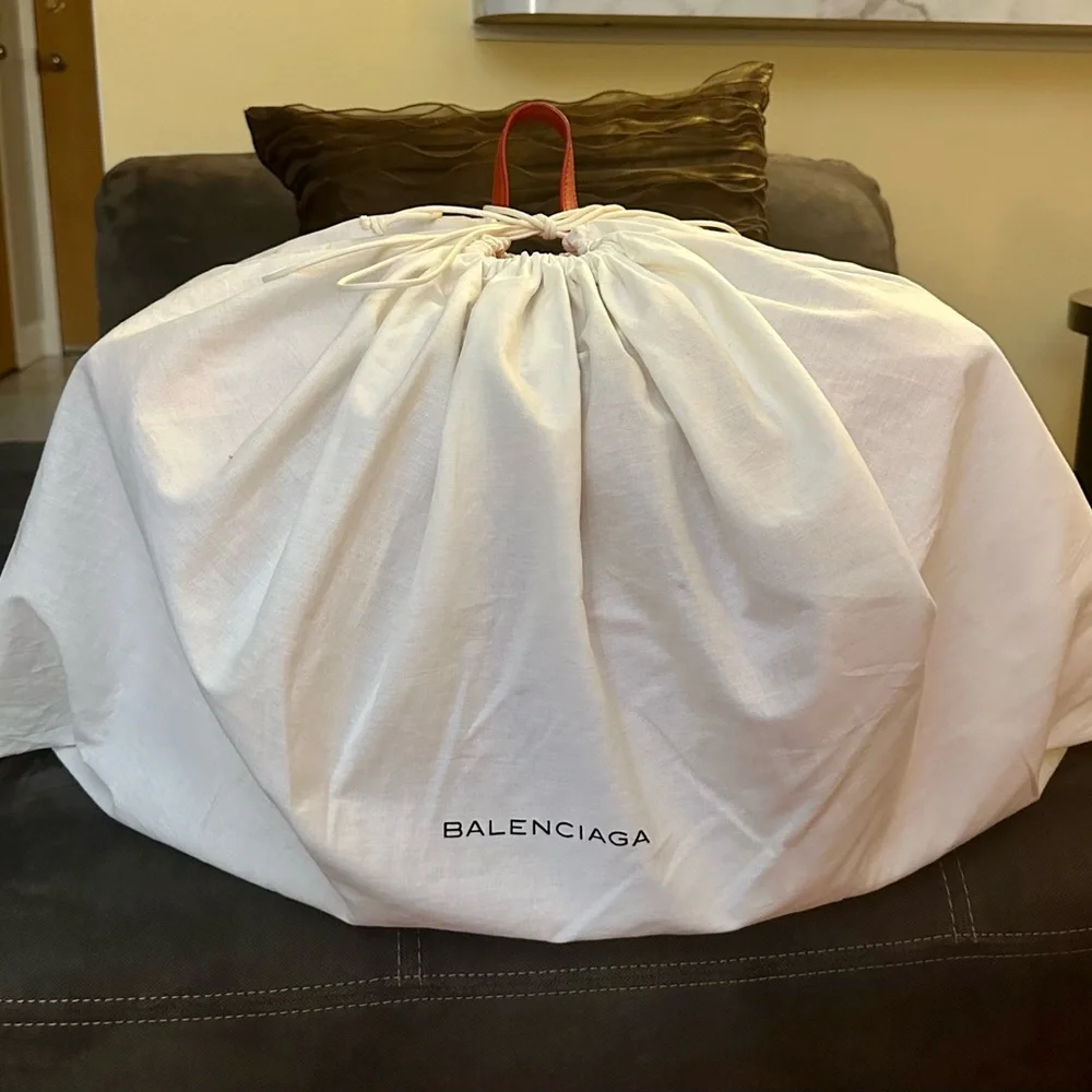 Balenciaga Duffle Bag - Picture 10 of 10